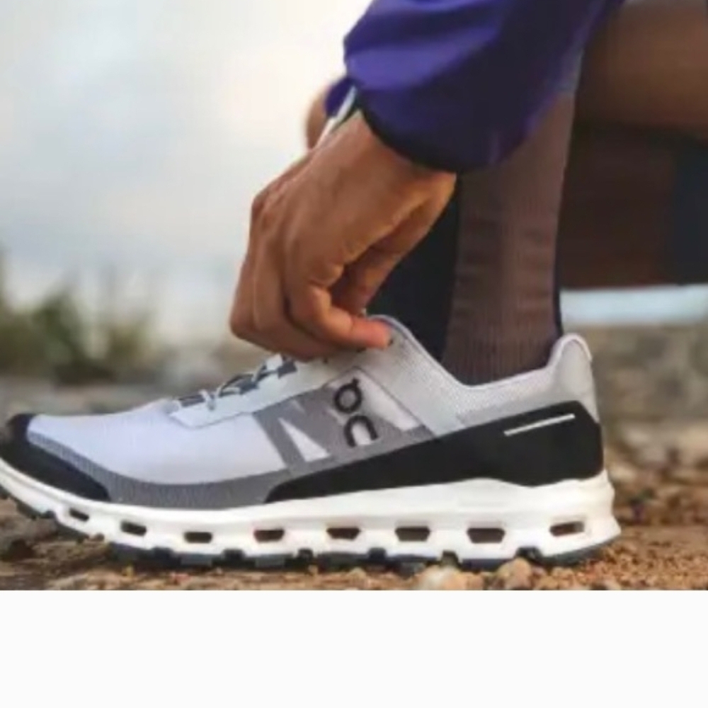 On Cloudvista Running Men's Gray and White Shoes - Picture 10 of 10